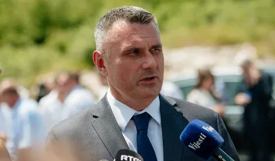 Vuksanović: Na Bulevaru Tivat-Jaz postavljen asfalt dva dana prije roka
