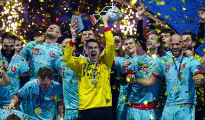 Neboj&scaron;a Simić sa trofejom