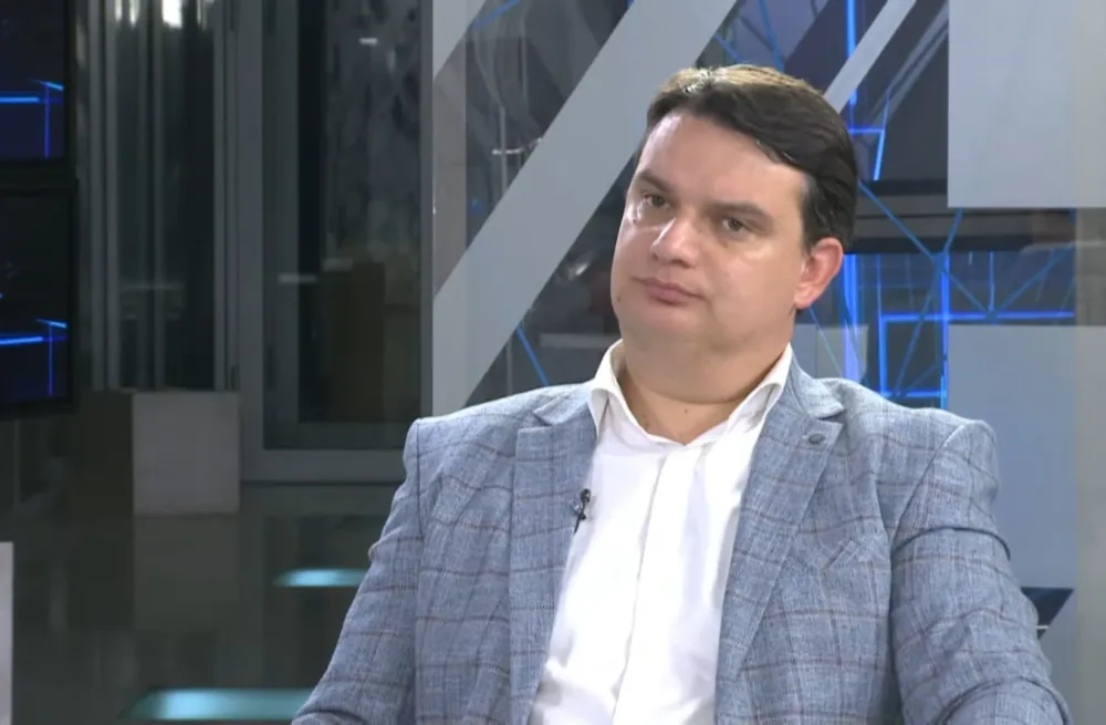 Odžić: Ako mislite da je Vučić slučajno poslao "studente koji žele da uče", grdno se varate