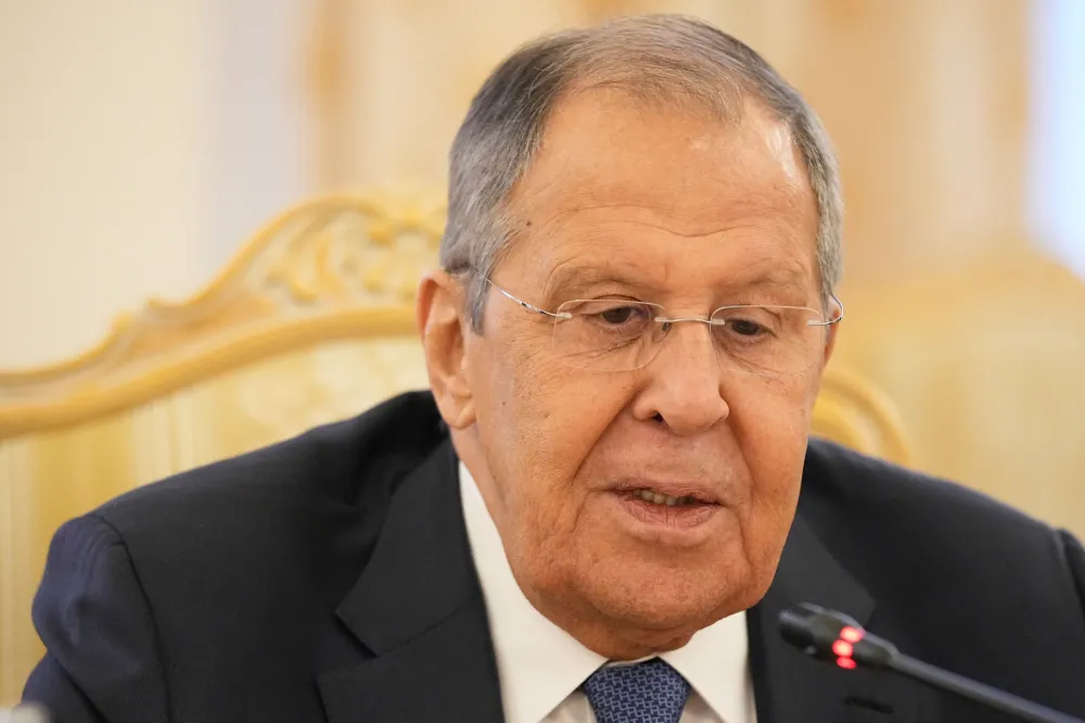 Lavrov: Nastavljamo borbu protiv diskriminacije ruskog jezika