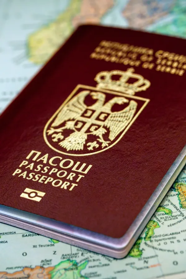 Evropska komisija zabrinuta zbog broja Rusa koji imaju srpsko državljanstvo