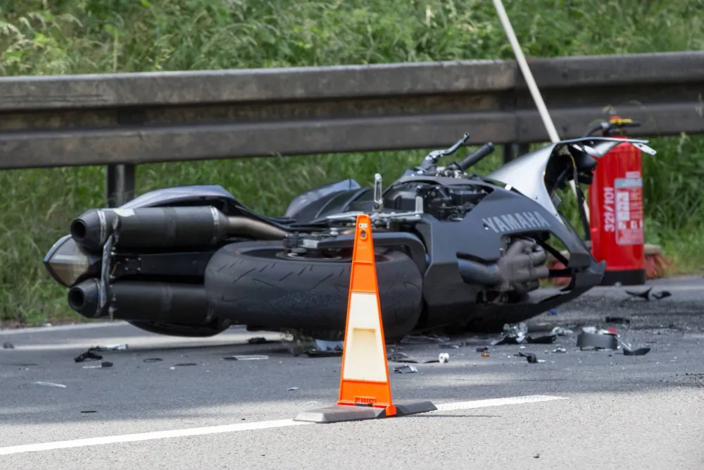 Motociklista povrijeđen u udesu kod Utjehe