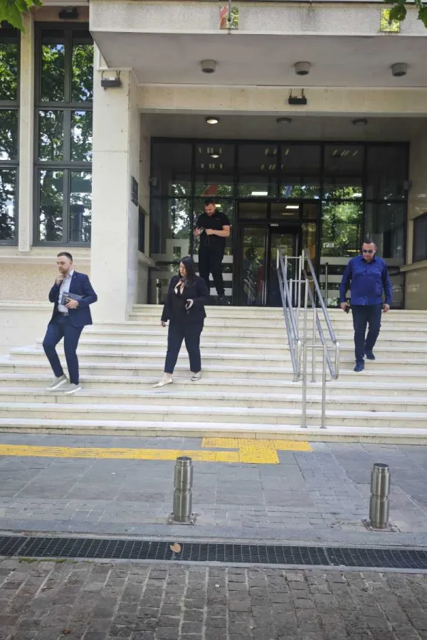 učesnici napu&scaron;taju sastanak