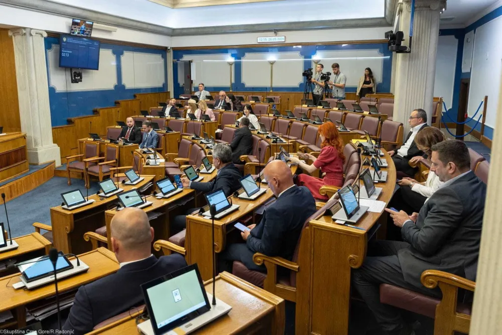 Radunović i Ni&scaron;ić sjutra u Skup&scaron;tini odgovaraju na pitanja poslanika