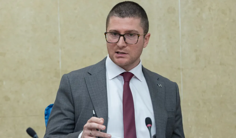 Aleksandar Ćuković, politikolog