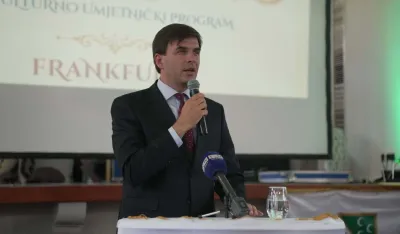 Nakon pisanja &bdquo;Dana&ldquo;, oglasio se Savez patriota Crne Gore u Njemačkoj: &Scaron;ta je Azemović tražio u Frankfurtu?