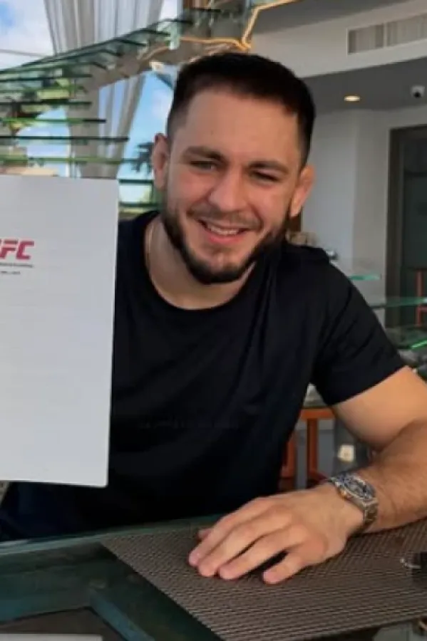 Janičić sa UFC ugovorom