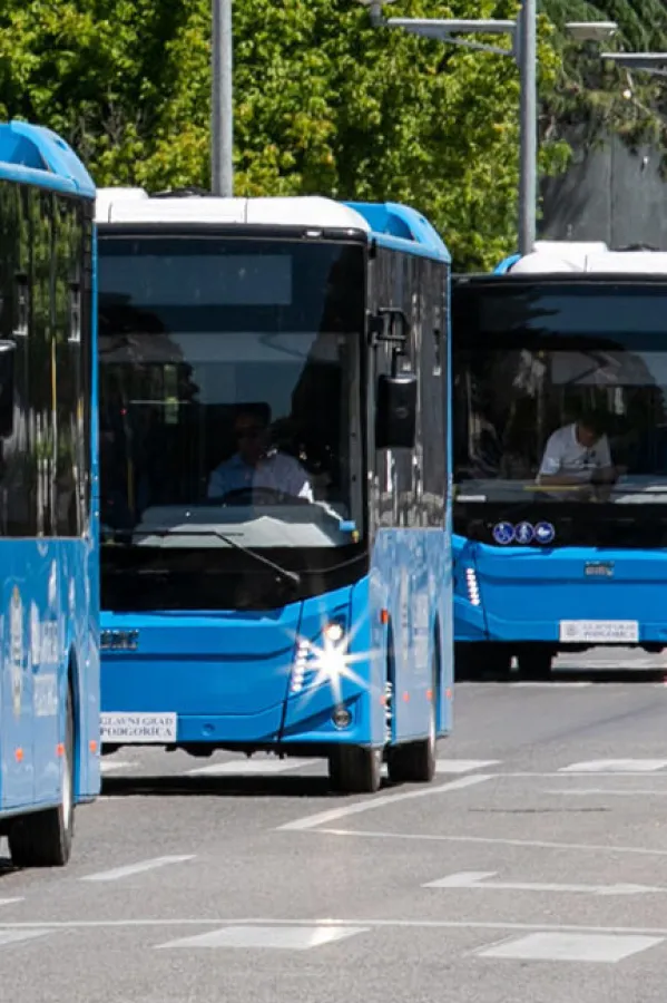 Građani nezadovoljni smanjenjem broja polazaka autobusa: Raspustili se i đaci i gradski prevoz