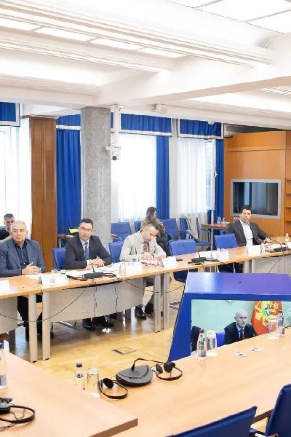 Vlast izbjegava kontrolu bezbjednosnog sektora