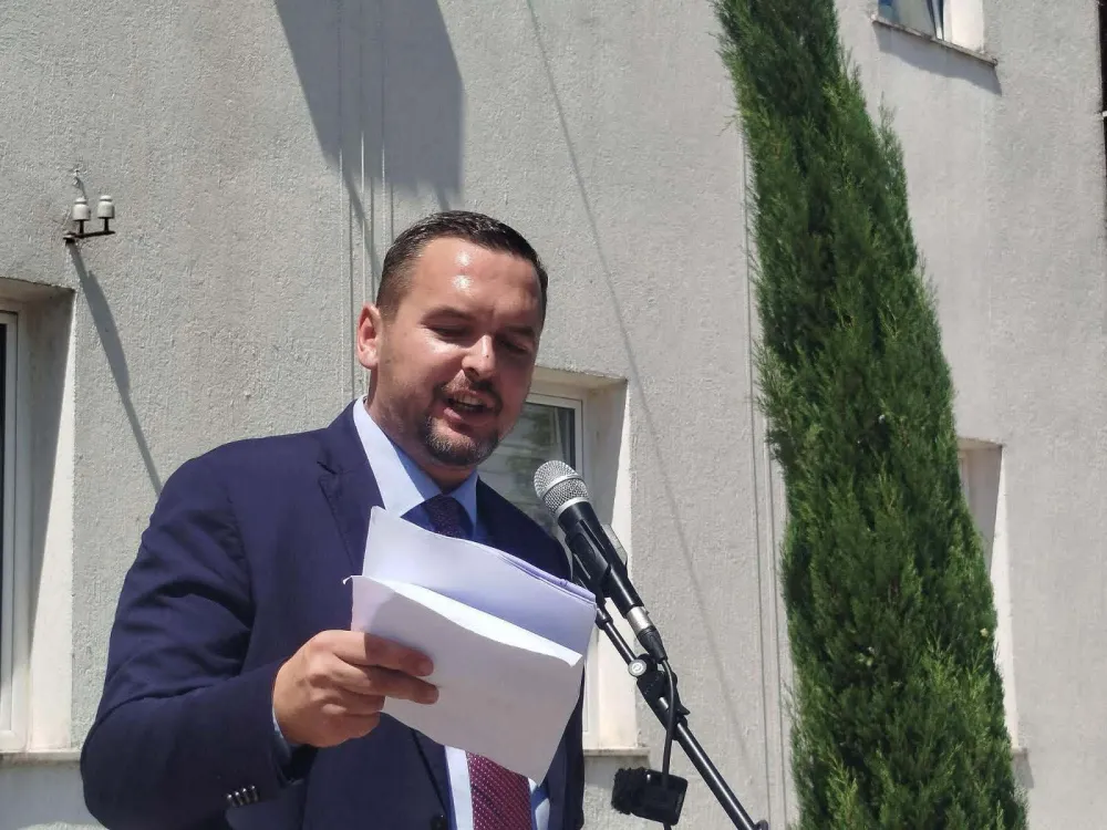 Sa protesta &bdquo;Malesija se ne smanjuje&rdquo; održanog u Tuzima poručeno: Drže za svoje Kuće Rakića, Kaženik, dio Fundine...