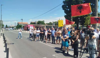 Sa protesta &bdquo;Malesija se ne smanjuje&rdquo; održanog u Tuzima poručeno: Drže za svoje Kuće Rakića, Kaženik, dio Fundine...