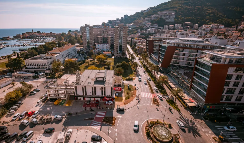 Turistima na usluzi 17 info centara u Budvi!