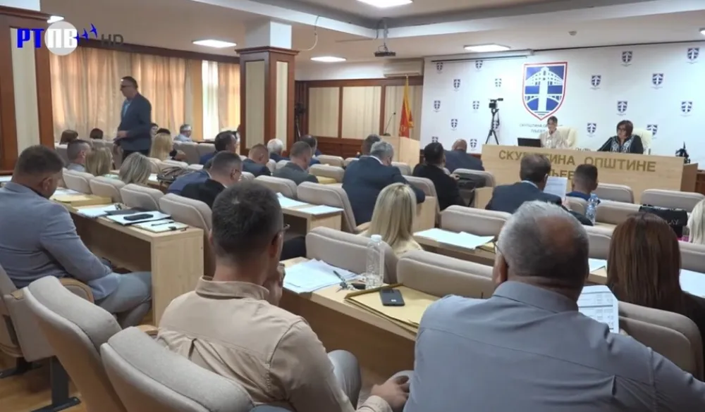 Devetnaest odbornika SO Pljevlja podnijelo incijativu o "otpriznavanju" Kosova, bez potpisa PES-a
