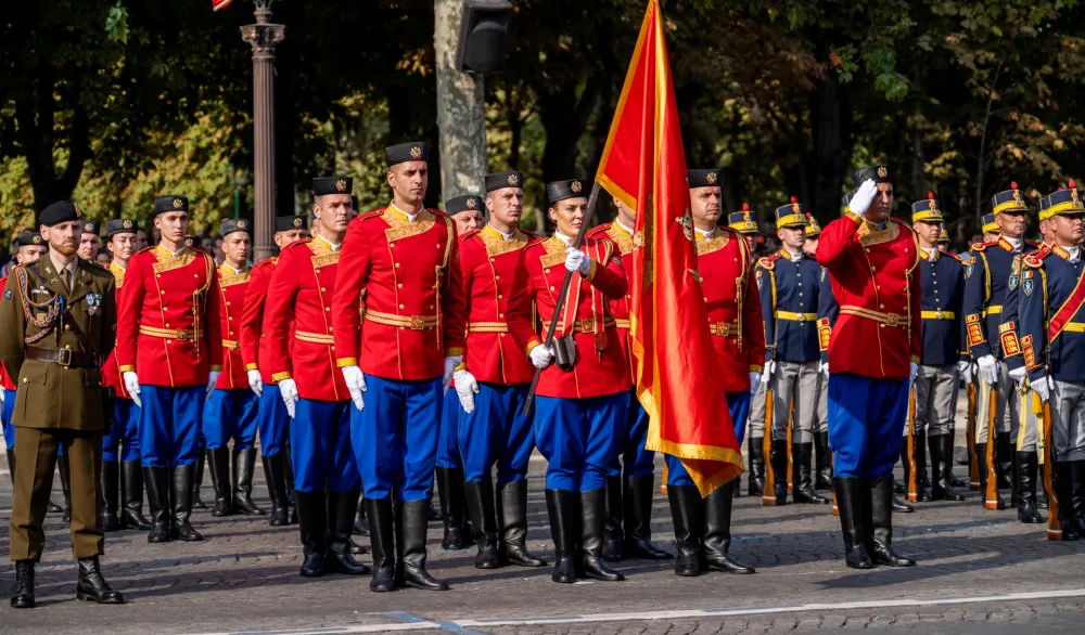 (VIDEO) Crna Gora na Jelisejskim poljima: Vojska Crne Gore na vojnoj paradi povodom Dana Republike Francuske