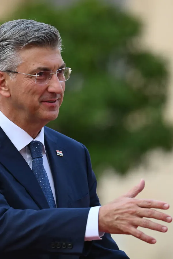 Hrvatska poslanica o Plenkoviću u Parizu: Državu je doveo do toga da gleda u leđa Vučiću