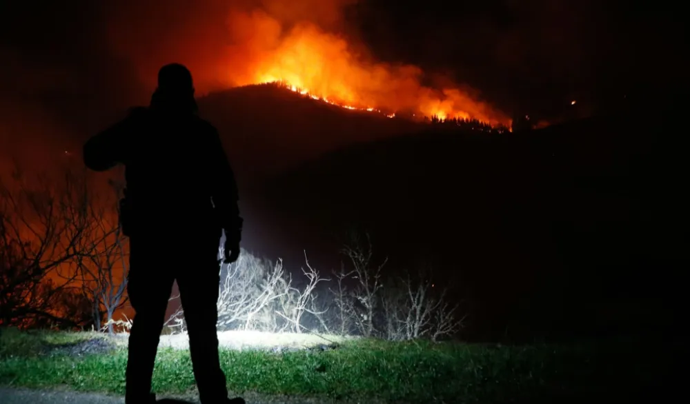 Kanadska vojska evakuiše stanovnike zbog požara, dim stigao do Amerike