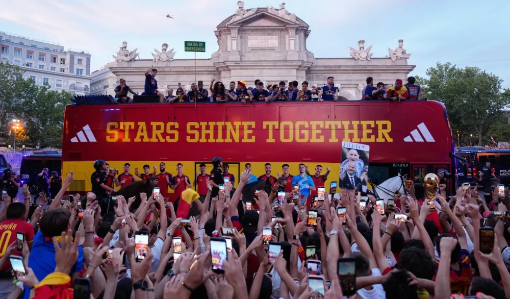 (VIDEO) Žurka u Madridu i ovacije za šampione
