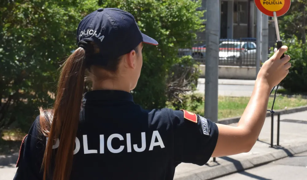 Za 24 sata 29 saobraćajnih nezgoda, povrijeđeno 12 osoba
