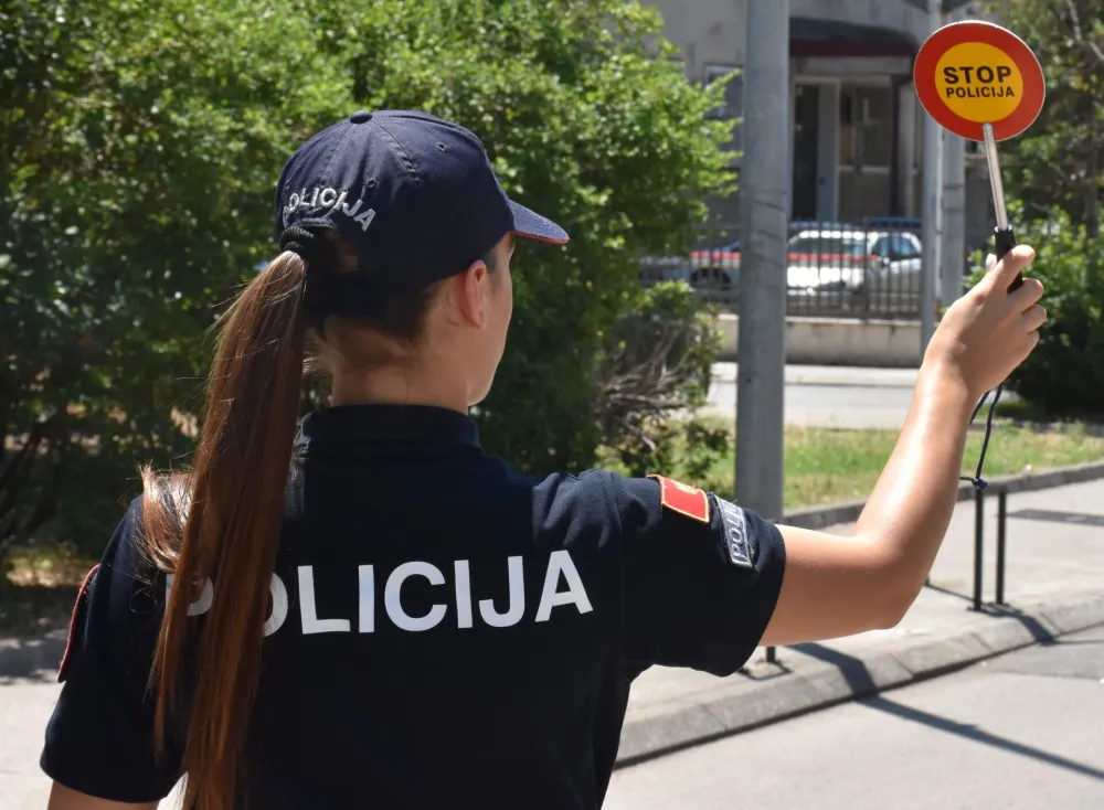 Za 24 sata 29 saobraćajnih nezgoda, povrijeđeno 12 osoba
