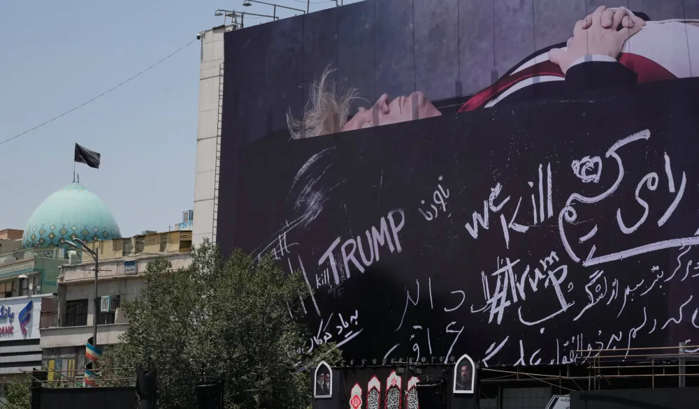 UŽIVO: SAD nastavile noćne udare na Iran; Teheran tvrdi da kontroliše Ormuski moreuz, brodovi ne prolaze