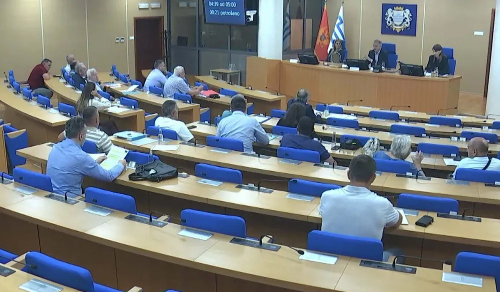 Završene dvodnevne konsultacije u Skupštini Glavnog grada: Rasprave i pitanja bez odgovora