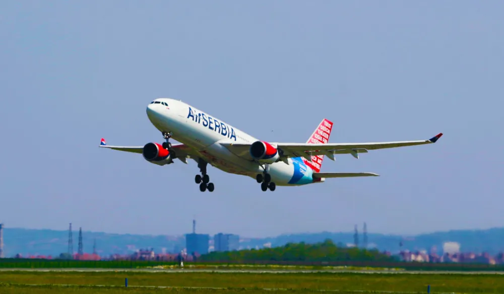 Er Srbija preusmerava letove sa Aerodroma Tivat zbog neregulisanog naleta jata ptica