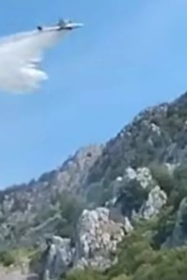 (VIDEO) Stigla pomoć iz vazduha &ndash; požar na Lisinju jo&scaron; uvijek aktivan