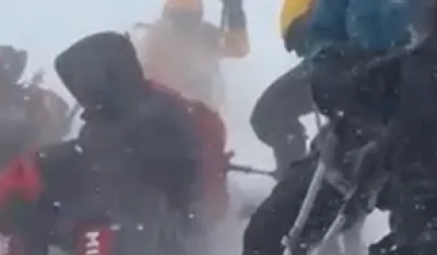 Ruski spasioci objavili snimak s Elbrusa: Mećava i olujni vjetar otežavaju izvlačenje tijela stradalih