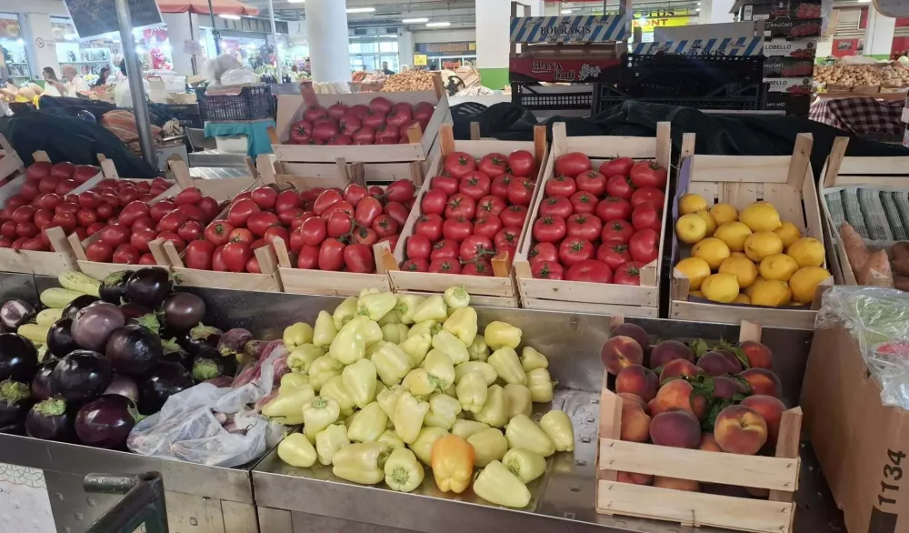 Na zelenoj pijaci u Gintašu kilogram patlidžana do pet eura